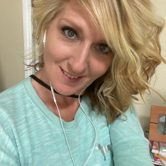 Meet your Posher, Jessica - Picture 2 of 4